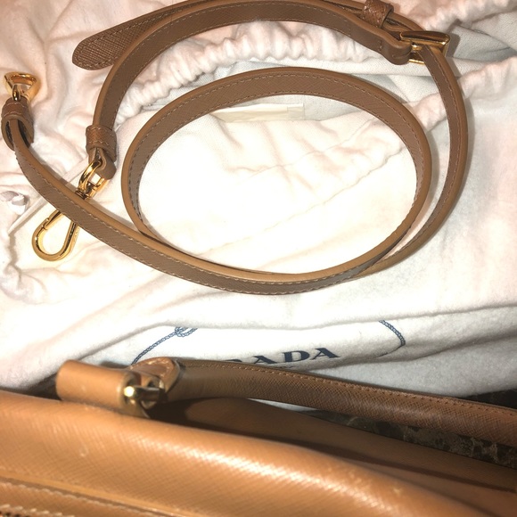 Authentic Prada Saffiano Caramello - Picture 4 of 8